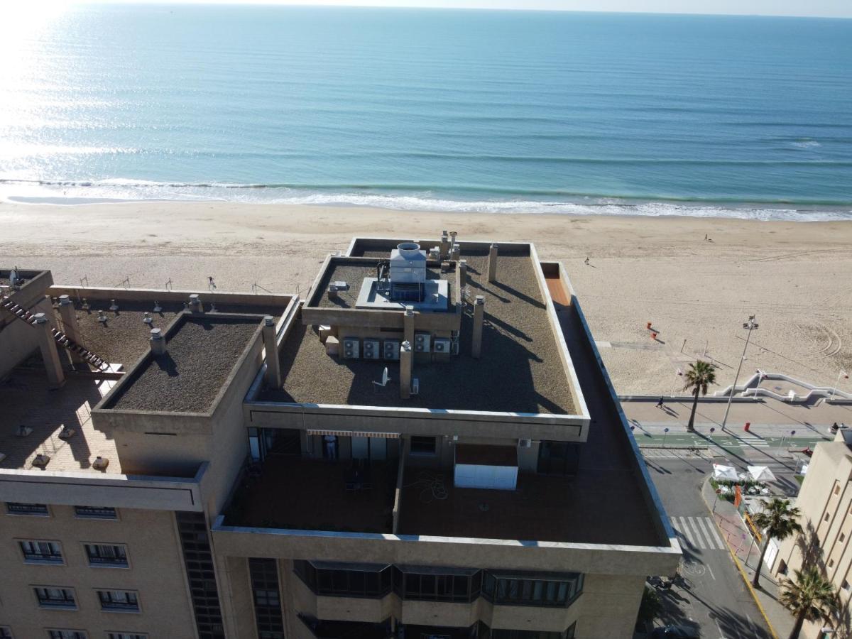 Atico Primera Linea De Playa. Cádiz Exterior foto