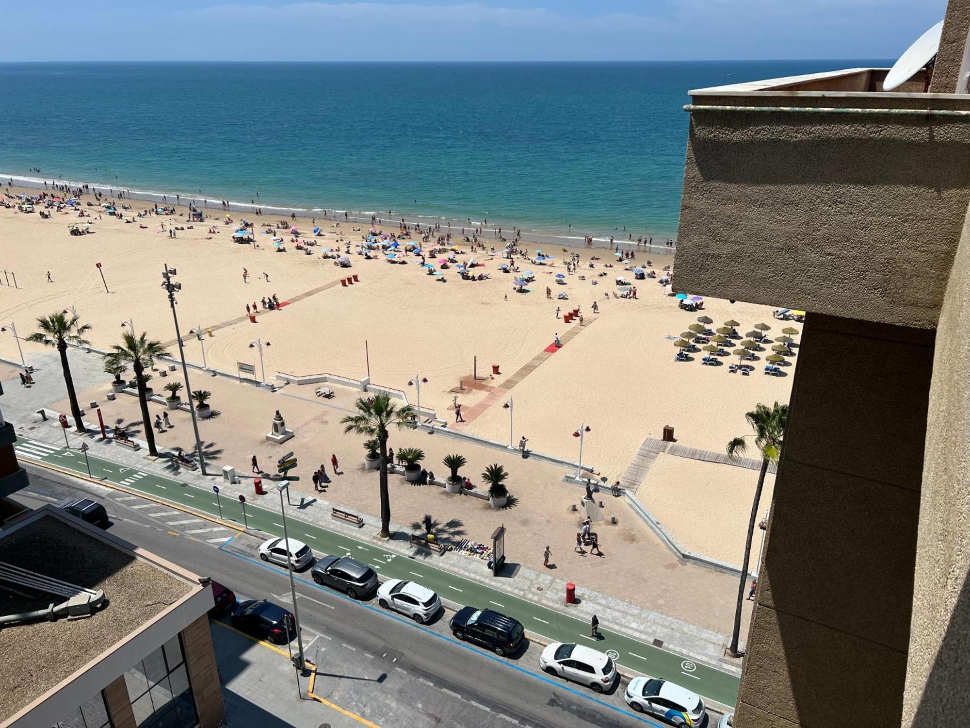 Atico Primera Linea De Playa. Cádiz Exterior foto